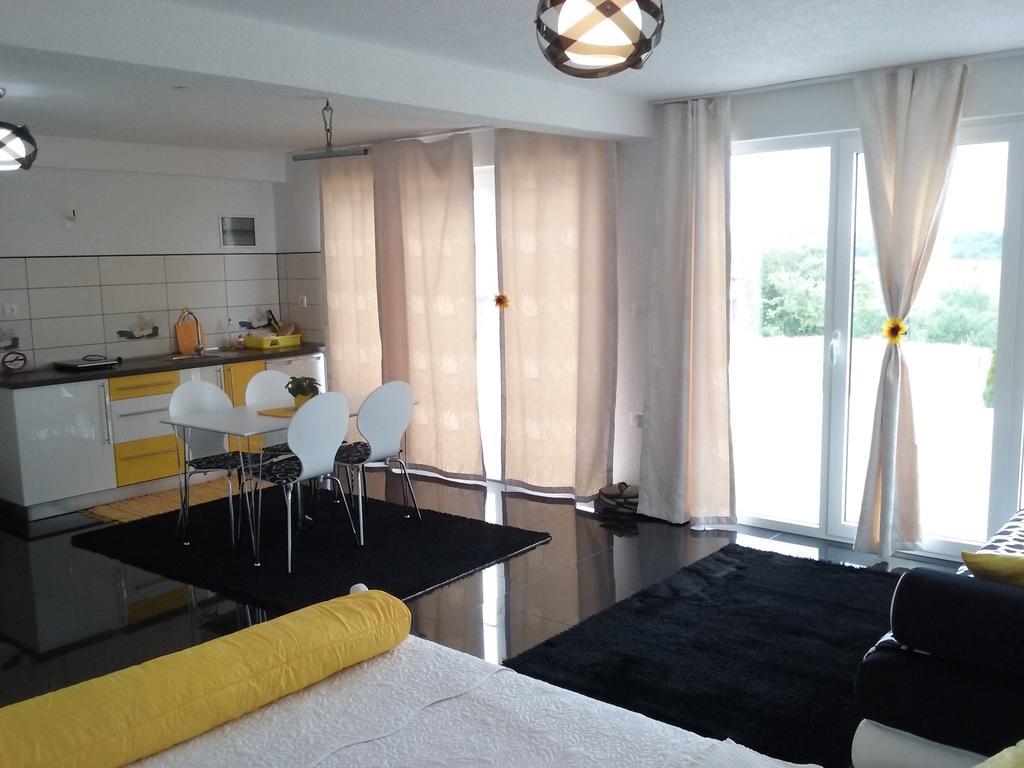Apartment Melissa ราโควิซา ภายนอก รูปภาพ